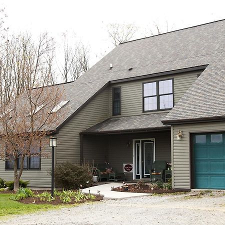 Locust Brook Lodge Butler Bagian luar foto